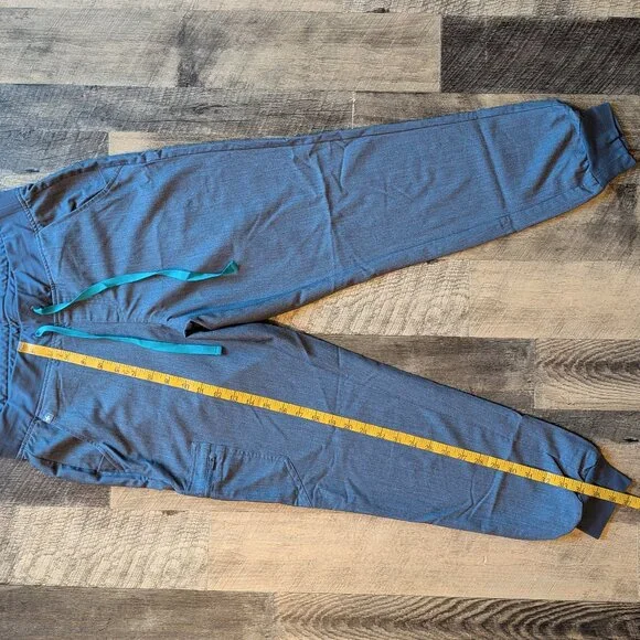 Figs Graphite Gray Set Zamora Joggers & Catarina Scrub Top Medium - Picture 10 of 11